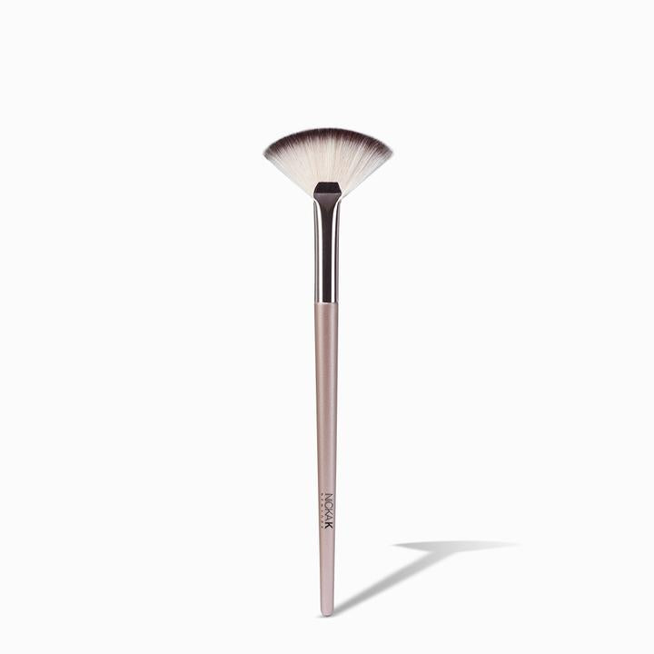 Nicka K New York Beauty Play Mini Fan Brush #TBPK09