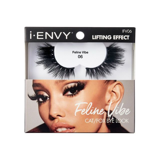 Kiss i•ENVY Feline Vibe Eyelashes